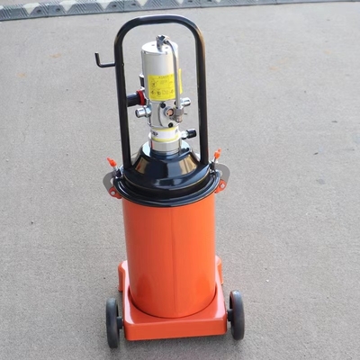 12L Air Operated Red Grease Pump  1pc/Ctn 50/1 Pressure Ratio Air Operated Grease Pump With Gun