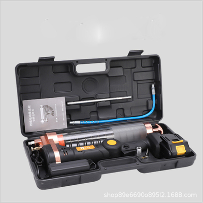 Elektryczna smarownica Heavy Duty o pojemności 600 cm3 i wydatku oleju 6800 g/min z dwóch akumulatorów